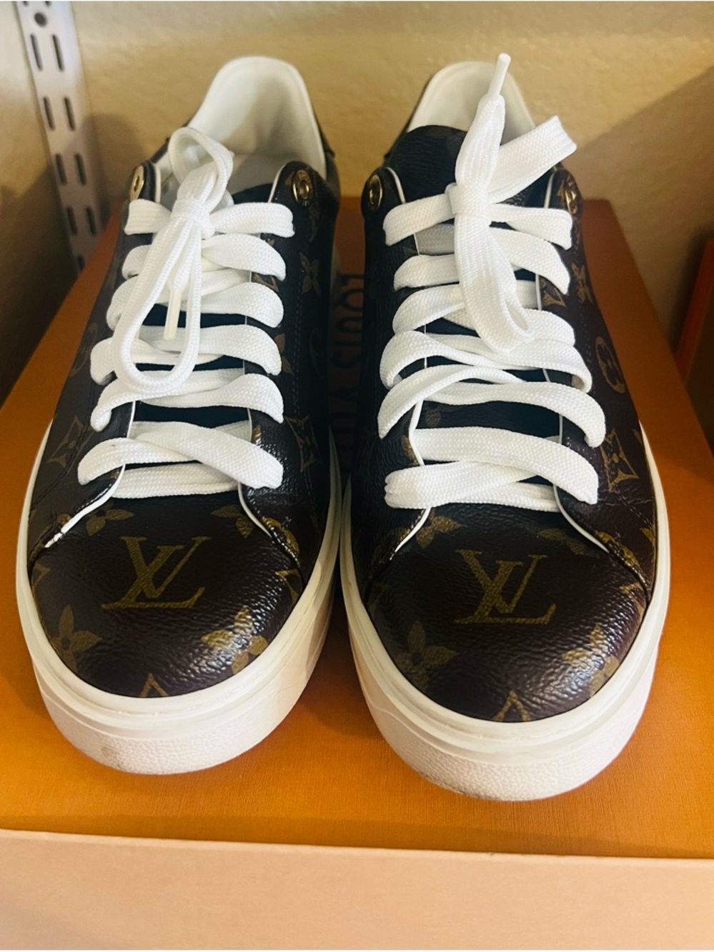 Louis Vuitton Brown Monogram womens Low-Top Sneakers with White Laces. - Picture 8 of 8